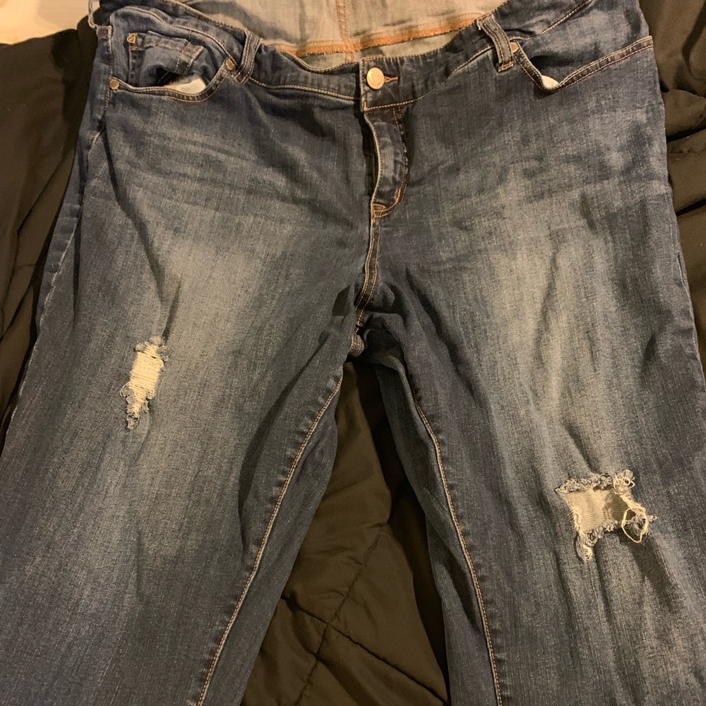 Torrid distressed ex boyfriend jeans size 24
